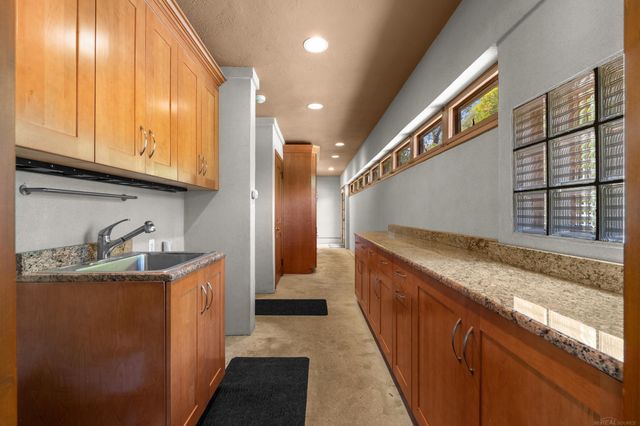 1427 Sunningdale Drive, Grosse Pointe, MI 48236