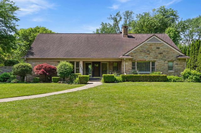 1427 Sunningdale Drive, Grosse Pointe, MI 48236