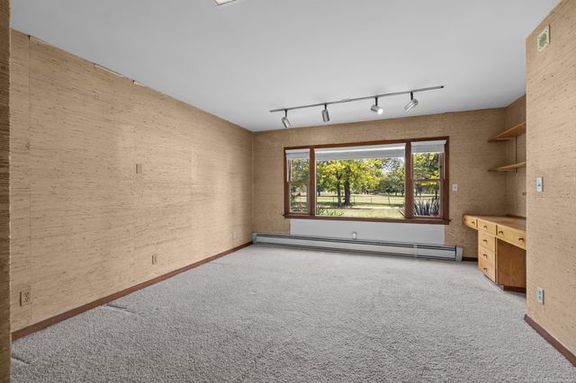 1427 Sunningdale Drive, Grosse Pointe, MI 48236