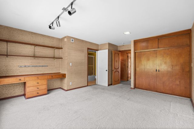 1427 Sunningdale Drive, Grosse Pointe, MI 48236
