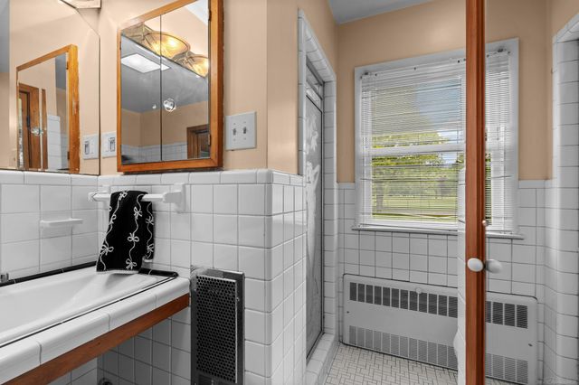1427 Sunningdale Drive, Grosse Pointe, MI 48236