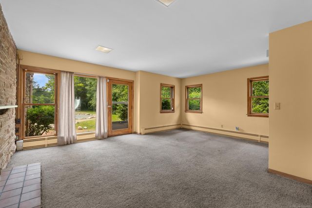 1427 Sunningdale Drive, Grosse Pointe, MI 48236