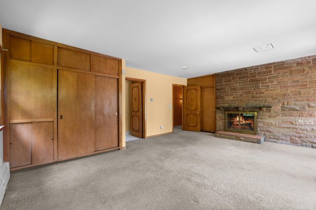 1427 Sunningdale Drive, Grosse Pointe, MI 48236