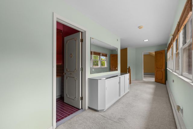1427 Sunningdale Drive, Grosse Pointe, MI 48236