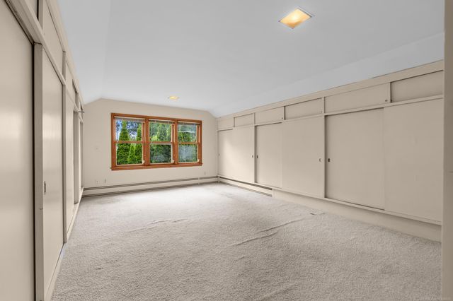 1427 Sunningdale Drive, Grosse Pointe, MI 48236