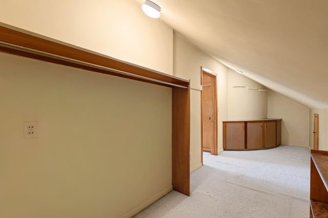 1427 Sunningdale Drive, Grosse Pointe, MI 48236