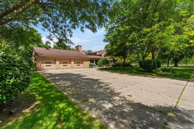 1427 Sunningdale Drive, Grosse Pointe, MI 48236