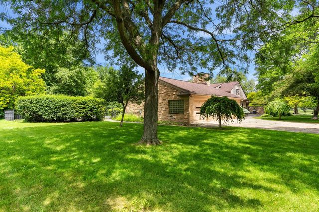 1427 Sunningdale Drive, Grosse Pointe, MI 48236