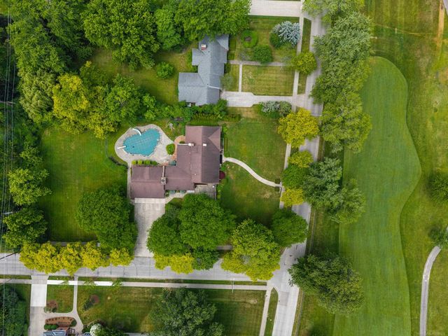 1427 Sunningdale Drive, Grosse Pointe, MI 48236