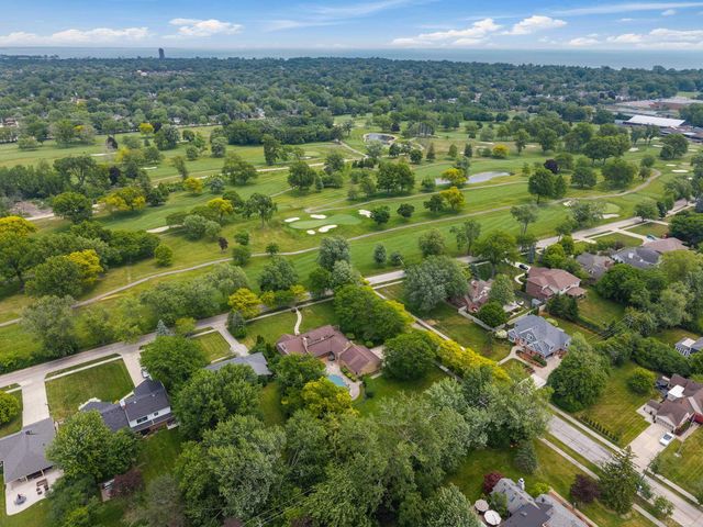 1427 Sunningdale Drive, Grosse Pointe, MI 48236