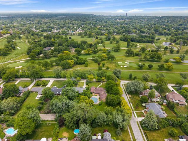 1427 Sunningdale Drive, Grosse Pointe, MI 48236