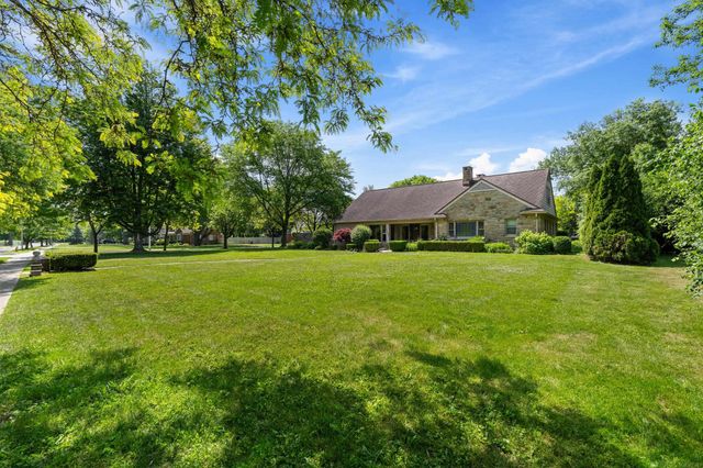 1427 Sunningdale Drive, Grosse Pointe, MI 48236
