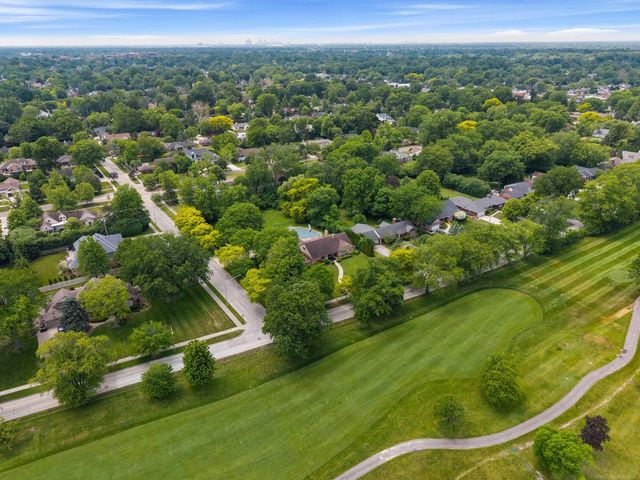 1427 Sunningdale Drive, Grosse Pointe, MI 48236