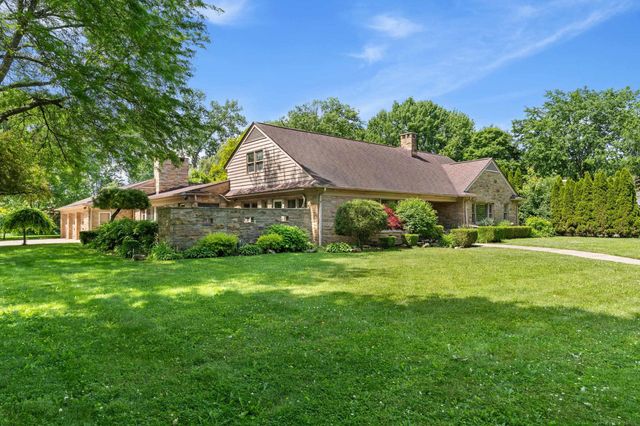 1427 Sunningdale Drive, Grosse Pointe, MI 48236