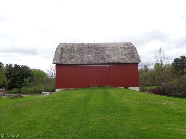 3303 Akins Road, North Royalton, OH 44133