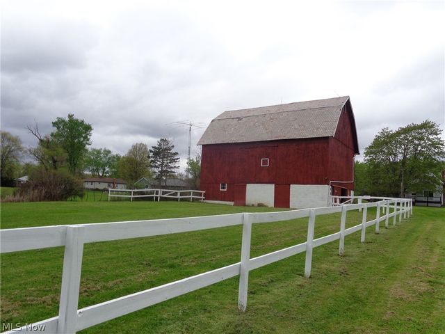 3303 Akins Road, North Royalton, OH 44133