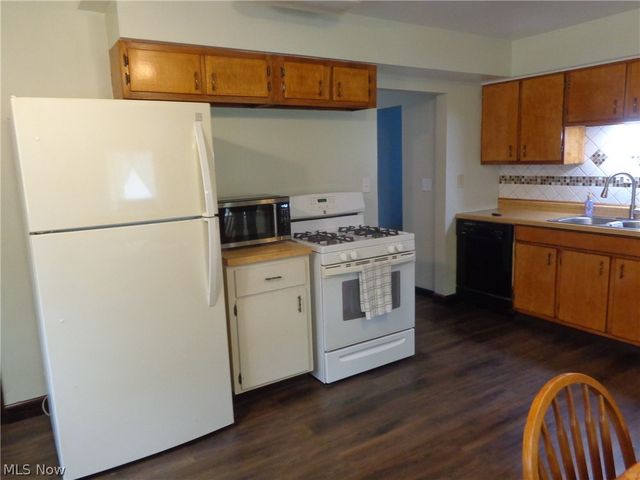 3303 Akins Road, North Royalton, OH 44133