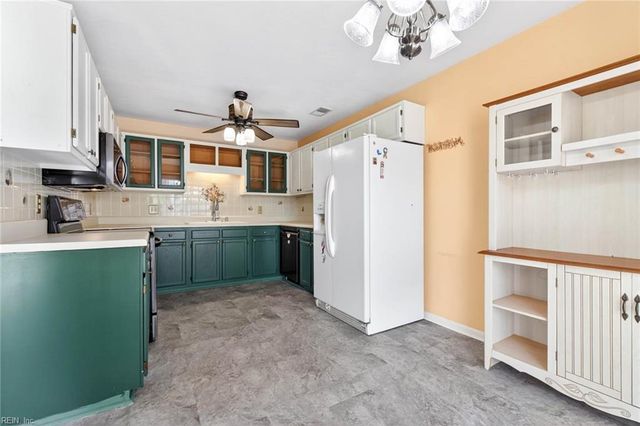4910 Cypress Point Cir Apt 102, Virginia Beach, VA 23455