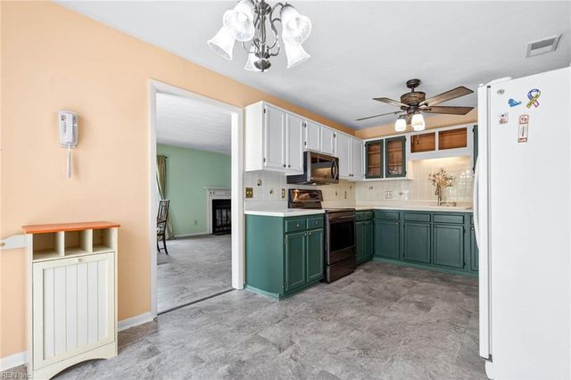 4910 Cypress Point Cir Apt 102, Virginia Beach, VA 23455