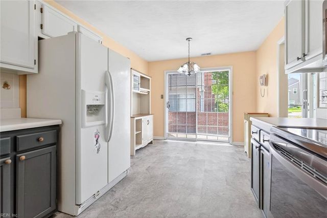 4910 Cypress Point Cir Apt 102, Virginia Beach, VA 23455