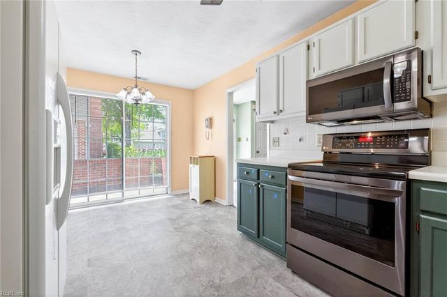 4910 Cypress Point Cir Apt 102, Virginia Beach, VA 23455