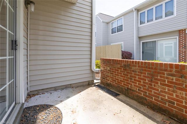 4910 Cypress Point Cir Apt 102, Virginia Beach, VA 23455