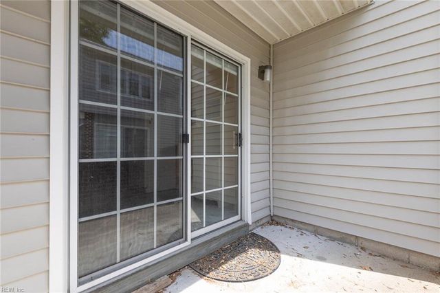 4910 Cypress Point Cir Apt 102, Virginia Beach, VA 23455