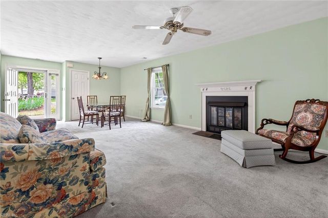 4910 Cypress Point Cir Apt 102, Virginia Beach, VA 23455