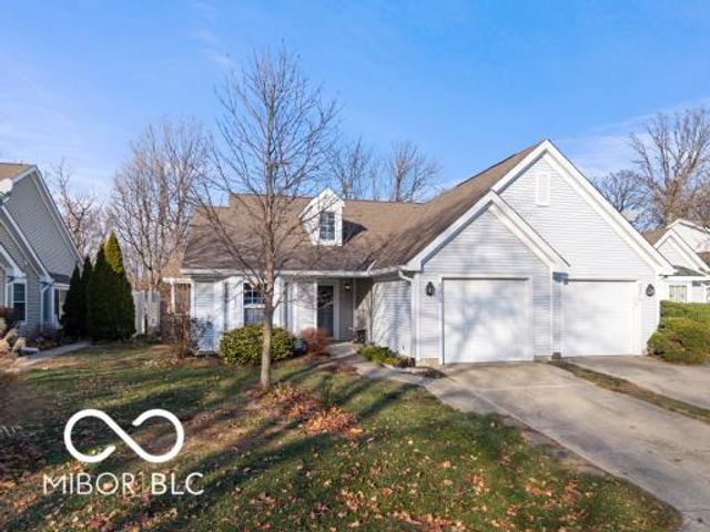8212 Crook Drive N, Indianapolis, IN 46256