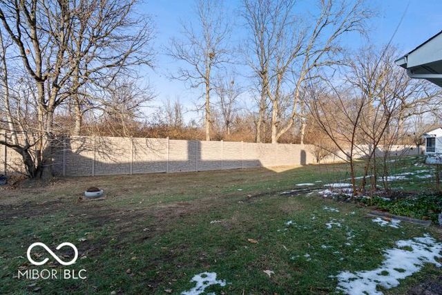 8212 Crook Drive N, Indianapolis, IN 46256