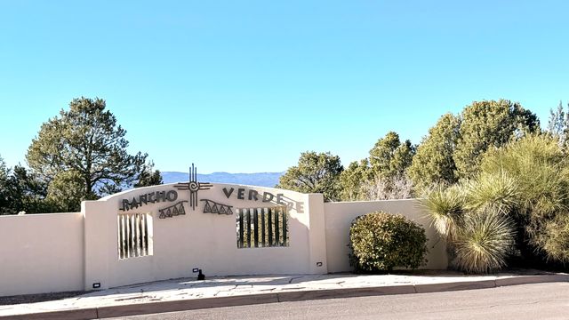 14 Teypana Drive, Tijeras, NM 87059