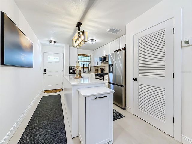 5935 30TH AVENUE S 104, Gulfport, FL 33707