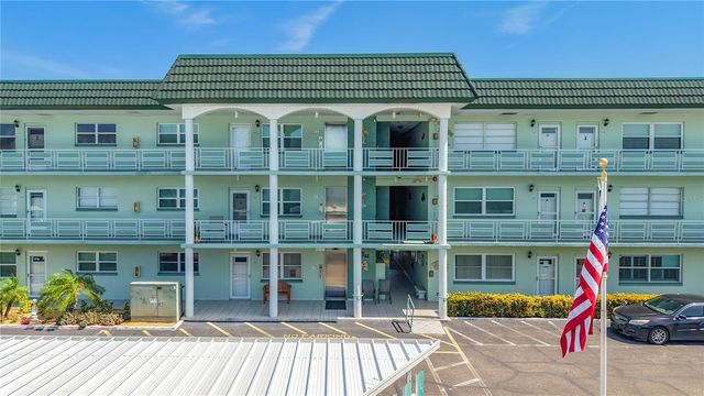 5935 30TH AVENUE S 104, Gulfport, FL 33707