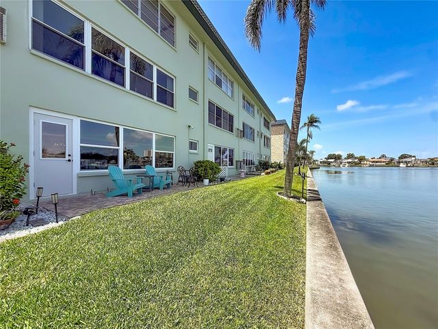 5935 30TH AVENUE S 104, Gulfport, FL 33707