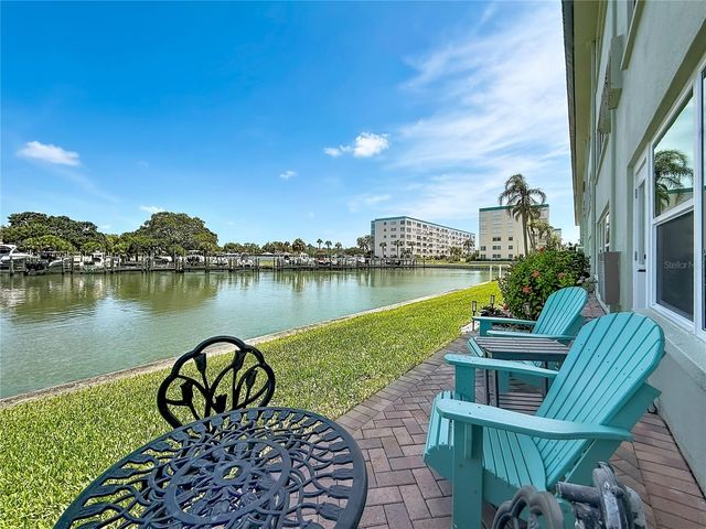 5935 30TH AVENUE S 104, Gulfport, FL 33707