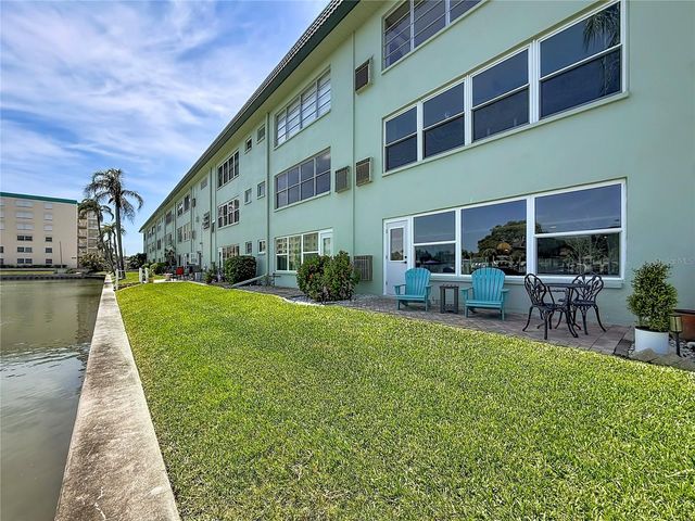 5935 30TH AVENUE S 104, Gulfport, FL 33707