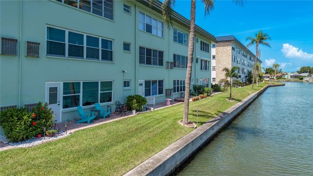 5935 30TH AVENUE S 104, Gulfport, FL 33707