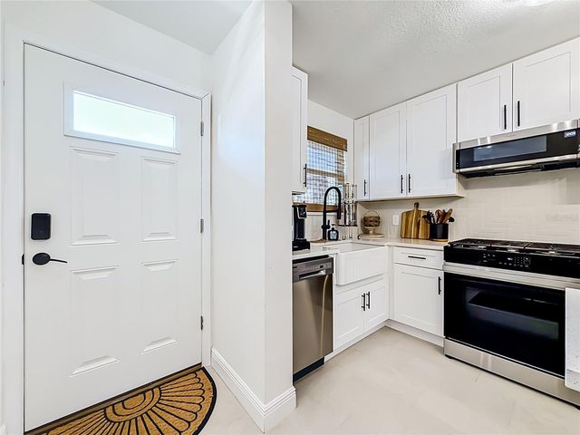 5935 30TH AVENUE S 104, Gulfport, FL 33707