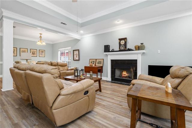 5585 Fairfield Place, Mobile, AL 36609