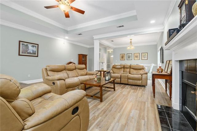 5585 Fairfield Place, Mobile, AL 36609