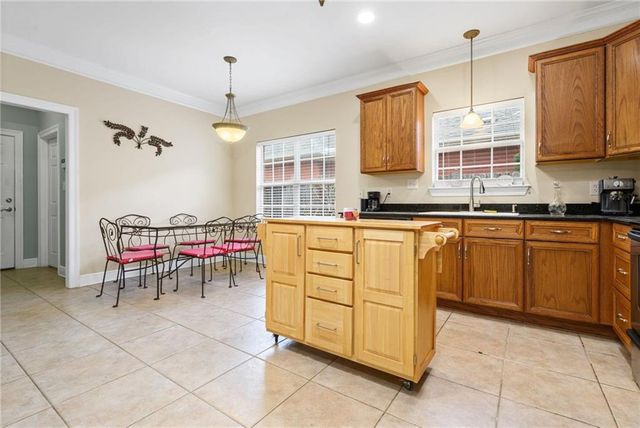 5585 Fairfield Place, Mobile, AL 36609