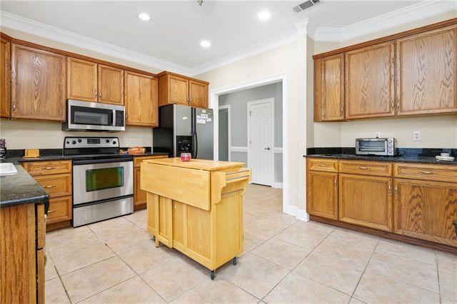 5585 Fairfield Place, Mobile, AL 36609