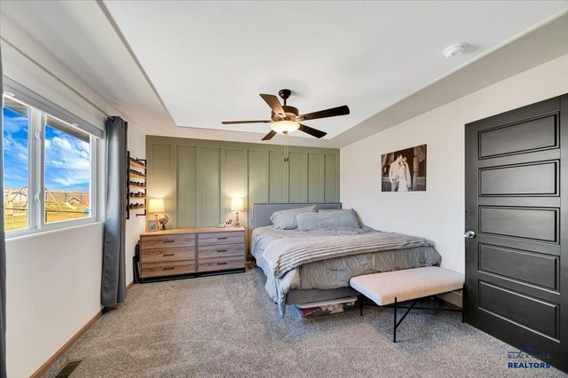 707 SUMMERFIELD DR, Rapid City, SD 57703