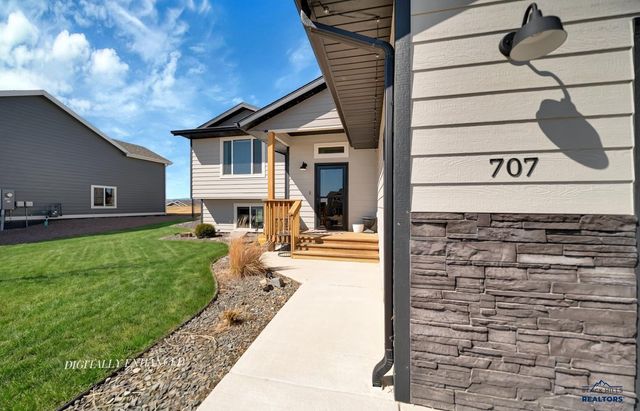 707 SUMMERFIELD DR, Rapid City, SD 57703