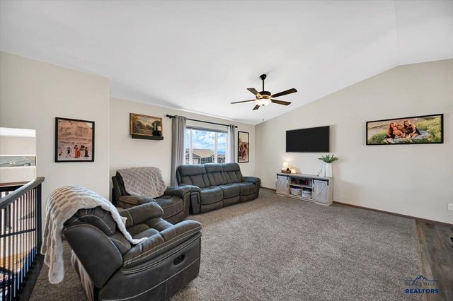 707 SUMMERFIELD DR, Rapid City, SD 57703