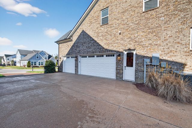 132 Telfair Ln, Nolensville, TN 37135