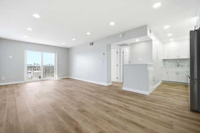 200 S Birch Road 906, Fort Lauderdale, FL 33316