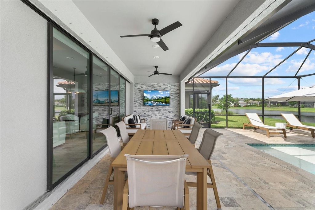 Image 38 of property listing at 725 GADWALL COURT, Bradenton, FL 34212