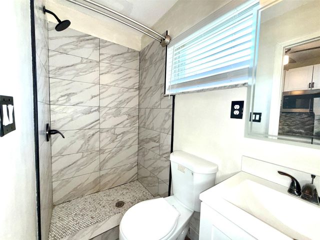 3548 NW 39th Avenue, Lauderdale Lakes, FL 33309