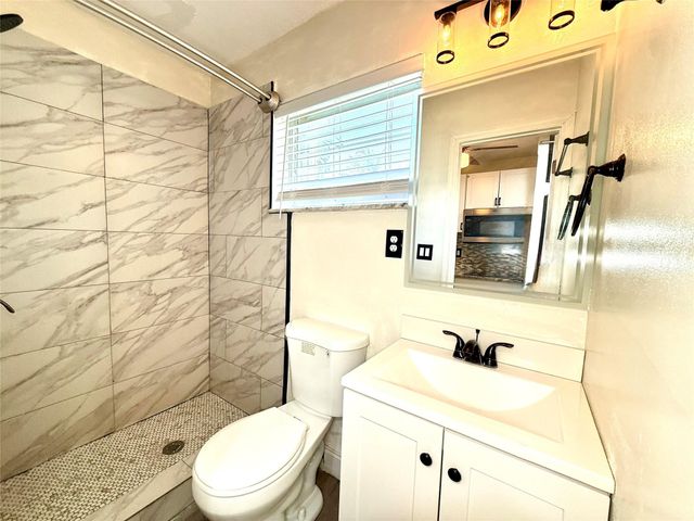 3548 NW 39th Avenue, Lauderdale Lakes, FL 33309